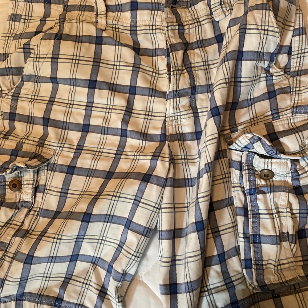 Hollister men’s shorts 32 plaid